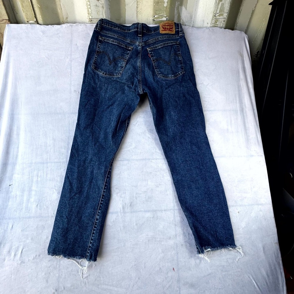 Levi's Wedgie Straight Jeans Women's 31 Blue Denim Logo Distressed Frayed Hem